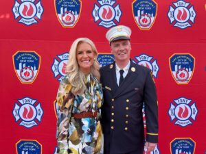 Janice Dean Instagram - We had a wonderful time last night at @FDNY foundation dinner at Randall’s Island celebrating our bravest and all those who support them. Thanks to @FoxNews for sponsoring a table. 🇺🇸