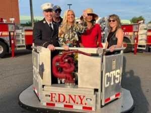 Janice Dean Instagram - We had a wonderful time last night at @FDNY foundation dinner at Randall’s Island celebrating our bravest and all those who support them. Thanks to @FoxNews for sponsoring a table. 🇺🇸