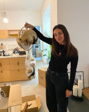 Janina Uhse Instagram - Time to say Goodbye. 🥹
4 unvergessliche Jahre, in denen so bewegende Dinge passiert sind, haben wir in dieser wunderschönen Wohnung verbracht. 
Hier wurde gelacht und geweint. Hier hat mein Sohn seine ersten zwei Lebensjahre verbracht. 
Dieses zu Hause wird immer einen Platz in meinem Herzen haben. 
Danke, du warst gut zu uns 🥰
Jetzt wird es Zeit für etwas Neues. 
Hello new home ❤️‍🔥 (Bild Nr.7)