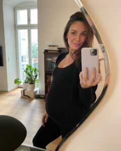 Actress Janina Uhse HD Photos and Wallpapers September 2024