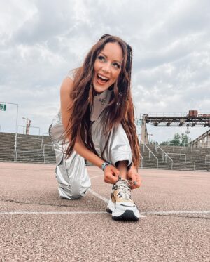 Jasmin Wagner Instagram - Anzeige | Throwback to my Festival Summer with @buffaloshoes 
Habt ihr dieses Jahr ein Festival besucht? Wenn ja, welches? 

#festivalsummer #sommer #festival #meltfestival #outfitoftheday #look #thelook #blümchenxbuffalo #blümchentour #blümchen2024