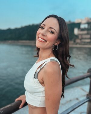 Jasmin Wagner Instagram - Nach ein paar Wochen Auszeit und Erholung stand ich am Samstag endlich wieder mit meiner Crew auf der Bühne. 👯‍♀️

Vielen Dank Koblenz für eure Energie 🌸🎤🎶

#blümchentour #blümchen2024 #tourlife #bühnenperformance #blümchen #deutscheseck