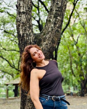 Jaswinder Gardner Instagram - “Collect moments, not things, for joy is the true treasure. ✨”
.
.
📸 @_nitinpandeyy 
.
.
#jaswindergardner #actress #happytuesday #momentsnotthings #joyfuljourney #livewithpurpose #findhappiness #treasurelife #simplejoys #tuesdaymood #mindfulmoments #createyourjoy #tuesdayvibes #tuesdaymotivation #tuesdaythoughts #tuesdaymood #transformationtuesday #tuesdayfeels #tuesdayinspiration #tuesdaytip #tuesdaytruth