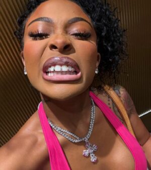 Jayda Cheaves Instagram - Yall gotta make up 💩, to convince yourself that I’m not that 🐶