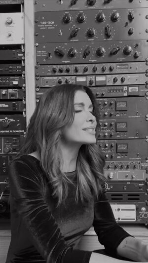Jenifer Instagram - Parce que je vous lis …Serre moi 🫶🏼