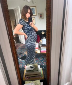 Jenna Coleman Instagram - Summer spent cookin’ 🐣