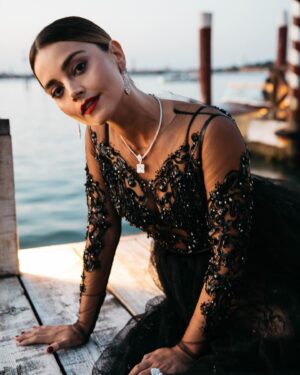 Jenna Coleman Instagram - When in Ven @armanibeauty 🍝 @giorgioarmani