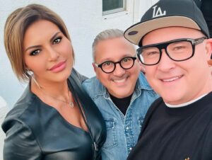 Jennifer Gimenez Instagram - Last night @timryandopeman and I had the best time at our dear friend’s @joeyfeldmanartist grand opening of his new art gallery. We are so proud of you Joey. We Love you. I got to say last night was so much fun seeing so many friends from 10, 20, 30  years ago. So much love, laughter, celebration and real talk from everyone. The vibes were so high, It was infectious. @annabdavid I love you and am so proud of you for all things. The Cody reunion was on point, like as if time stood still and it was 23 years ago. Oh that was one of the greatest times, years of my life. @seanjameshair decades of love, support, laughter, tears and honesty. I love you and @isaurocummins so much. @wesgeer our music, whisperer, our brother, we love you Wesy. We miss you already. @noahweiland2 omg you made our night seeing your beautiful face. I know you made Tim’s night. We love you so much. You are our family! @addictionrecoveryebulletin conversations with you are one of my favorite things in this world. We love you so much. I can’t express the love we have for all that were there last night.