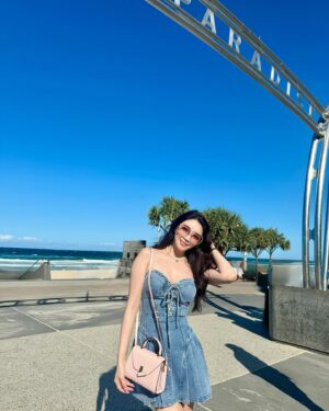 Jenny Cheng Instagram - Hello Gold-coast🌊
I love our girls’ trip and the hotel is amazing 🤩 
Thank you @j_ni_invitesonly organizing everything 
The best bday gift   memory ever 🥹❤️

🕶️ @2020eyehaus @lindafarrow

#goldcoast #surfersparadise #beach #queensland #langhamhotel #birthdaygirl #girlstrip #australia