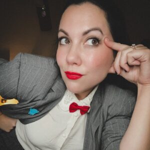 Jenny Lorenzo Instagram - Pee Wee Herman will forever remain one of my childhood heroes, and last night at @cinespia, my heart was overflowing with emotion as I paid tribute to the brilliant Paul Reubens. Thank you, Paul, for bringing boundless joy and laughter into our lives. You are deeply missed.

#peewee #peeweeherman #paulreubens