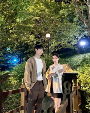 Jeong So-min Instagram - 벚꽃나무 승효석류
&이팝나무 승효석류
=오늘밤 엄마친구아들