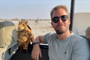 Jess Impiazzi Instagram - The world is full of spectacular places 🌍 
This is day 1 at Etosha national park safari in Namibia! And just look at what we got to see! 🦁🇳🇦🐘