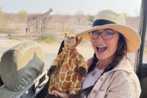 Jess Impiazzi Instagram - The world is full of spectacular places 🌍 
This is day 1 at Etosha national park safari in Namibia! And just look at what we got to see! 🦁🇳🇦🐘