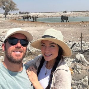 Jess Impiazzi Instagram - The world is full of spectacular places 🌍 
This is day 1 at Etosha national park safari in Namibia! And just look at what we got to see! 🦁🇳🇦🐘