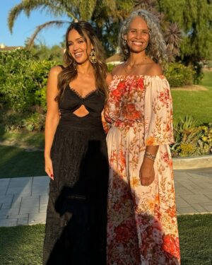 Jessica Alba Instagram - Congratulations to the #Warrens ☺️💒💍 Last weekend we celebrated my sweet brother in law Grayson marrying his beautiful wife Tori 🫶🏽 The day was filled with so much love, happy tears, touching speeches, and of course, a dance party of all ages 💃🏽🕺🏾 Wishing you two a lifetime of happiness - congrats! 🥳🍾 #TheWarrens #FBF