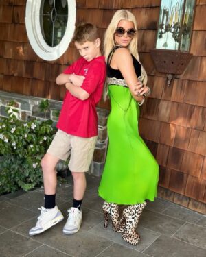 Jessica Simpson Instagram - Maxwell, Ace and Birdie y’all make your Mom beam with smiles and grace ! Keep on showin’ up for yourselves with each step of the way through this new school year! I’m so very proud of y’all for individually shining your light so that in return others feel the glow. 🤍