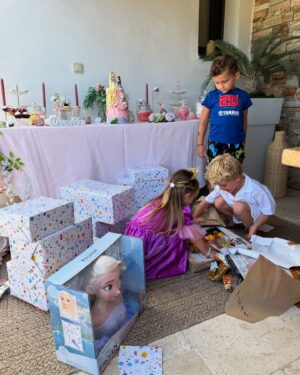 Jessica Thivenin Instagram - Happy Birthday LEEWANE . 3 ans de notre princesse 🎈🎂♥️