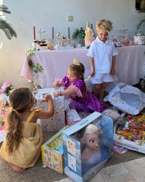 Jessica Thivenin Instagram - Happy Birthday LEEWANE . 3 ans de notre princesse 🎈🎂♥️