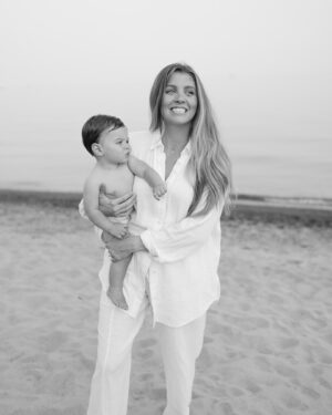 Jessica Tyler Instagram - But no matter how big you get, no matter how much you change, I will always love you as much as I do in this moment - and more 🤍

Thank you to the incredibly talented @michellelinaphoto for capturing these special memories 🫶🏻 Infinitely grateful for you, for your work, for my family. These are the days. And oh how lucky I feel to be living them 💫