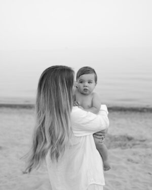 Jessica Tyler Instagram - But no matter how big you get, no matter how much you change, I will always love you as much as I do in this moment - and more 🤍

Thank you to the incredibly talented @michellelinaphoto for capturing these special memories 🫶🏻 Infinitely grateful for you, for your work, for my family. These are the days. And oh how lucky I feel to be living them 💫