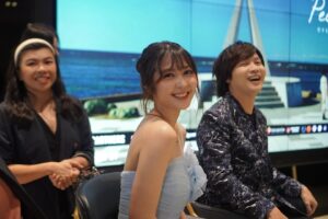 Jessica Veranda Tanumihardja Instagram - Appreciation post
Roman Peony Gala Premier
For my family & friends,

Awalnya ngundang mereka ada rasa gak enak karena hari dan lokasi Gala Premier bersamaan dengan pertandingan bola Indonesia VS Australia, dimana untuk akses jalan ke lokasi Gala Premier pasti akan macet banget, pulang dan pergi pasti akan kena macet, belum lagi sulitnya mencari parkir di mall hari itu, jadi kalau mereka memutuskan untuk tidak hadir aku akan sangat mengerti, tapi diluar dugaan aku banget, mereka semua hadir dan mengikuti rangkaian acara sampai selesai, saat ketemu mereka bener” terharu dan bersyukur banget.
.
.
Thank you for being an important part of my story.
🥹💙🥹💙🥹.