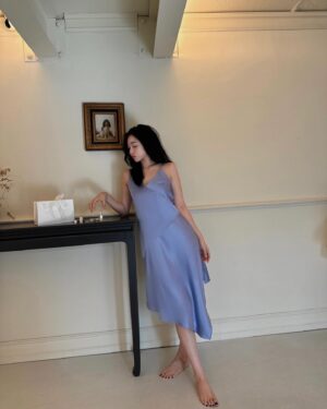 Ji Hye-won Instagram - 💄💋🫧 @valentino.beauty

#발렌티노뷰티 #스파이크발렌티노 #락스터드립스틱  #valentinobeauty ❤️ #standoutinnude 100R🔖