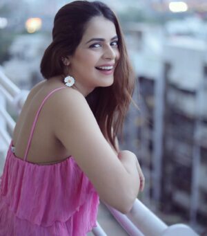 Jigyasa Singh Instagram - In my own space, just vibing with life 🌸

📸@portraitdeewana