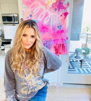 Jillian Warry Barberie Instagram - Sending you all love! Check the painting I made my beautiful Ruby in the background! 🤘🏼