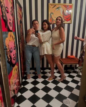Joana Araújo Instagram - Esta sequência dá pelo nome “A chegada das maravilhosas”! Arrastem para o lado ➡️ em 2, 3, 4, 5, 5
.
Gosto muito de vocês miúdas 💖