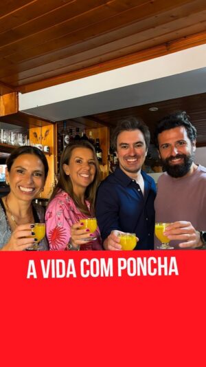 Joana Cruz Instagram - Com quem é que bebias uma poncha agora? 😍

O CAFÉ DA MANHÃ esteve no Funchal com a @agenciaabreu e @visitmadeira !

@joanacruz ; @rodgomes ; @fontouradaniel ; @apipocamaisdoce 
#visitmadeira #madeirataotua #madeiraporinteiro