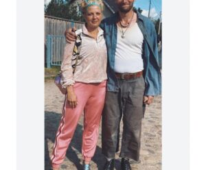 Jördis Triebel Instagram - The A-Team…!!!!

Ab heute im Kino:
MICHA DENKT GROSS

@pandorafilmverleih 
@florida_film 
@ulrichbrandhoff 
@larsjessens