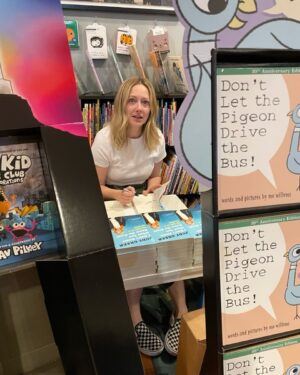 Judy Greer Instagram - If Flashback Friday is still a thing, here’s me at my local and fav indie bookstore @chevaliersbooks ... in a time out until I signed all my books ❤️

#chevaliersbooks