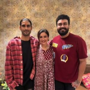Juhi Babbar Instagram - Raksha Bandhan 2024❣️💫
Special moments from this year's Raksha Bandhan, with the Babbar Brats, Aarya (Gorky), Prateik, my dearest Ishaan, and Tony Paaji…
My favourite moments were Imaan’s Raksha Bandhan with his sisters, Nidhi and Vanshika ❤️
Lots of love and thank you to Imaan’s sister Poorna & all his cousins who sent him Rakhees.
The Rakhees this year were handcrafted (crochet evil eye 🧿) by my dear friend Archana 💕

Thank you Aravalii for this beautiful Anarkali ✨✨
Aarya, Prateik, and I were actually colour-coordinated (it wasn’t planned 😊)

( Rakhee | Family Time | Festive Time | Babbar Love | Aarya | Prateik | Imaan | Juhi Babbar Soni )
#RakshaBandhan #FamilyLove #BabbarBrats #AaryaGorky #Prateik #Ishaan #TonyPaaji #Imaan #SistersBond #HandcraftedRakhees #Archana #Arvalii #Anarkali #GratefulMoments #SiblingLove #JuhiBabbarSoni