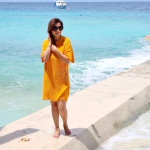 Juhi Babbar Instagram - Sunday Vibes, Missing the Tropical Times….🌴🧡

( Tropical | Travel | Beach Vibes | Juhi Babbar Soni ) 
#WeekendVibes #TropicalTimes #IslandDreams #BeachLife #TravelGoals #SunnyDays #Wanderlust #ParadiseFound #VacationMode #TropicalGetaway #JuhiBabbarSoni