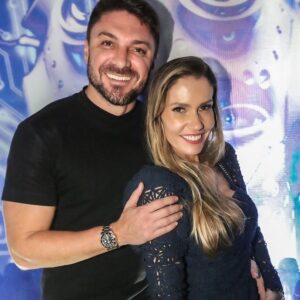 Júlia Gomes Instagram - Winter Play 20 anos!

No último final de semana, o Winter Play esquentou Jurerê Internacional, em Florianópolis. Foram cinco festas que marcaram a edição especial de 20 anos do evento.

Há duas décadas, o Winter Play  combina entretenimento, gastronomia, lifestyle e turismo, sempre com a proposta de surpreender através da experiência visual única, por isso, a cada ano, evidencia um tema e leva o público para uma viagem inesquecível de som, luzes, cenografia e intervenções artísticas, tudo de uma forma extraordinária.

✅️ A matéria completa está no site www.glamurama.com.br; link na bio.

#glamurama #winterplay #poshclub #safaribeach #jurere #musica #entretenimento #lifestyle #revistaglmrm #GlmrmAion