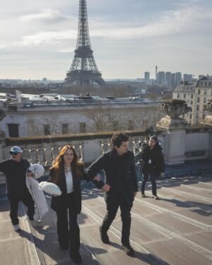 Julia Roberts Instagram - Strolling French rooftops with the incredible Damien Chazelle 🤩 and a luxury hot water bottle 🤓. BTS for @lancomeofficial