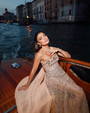 Juliana Paes Instagram - Um prazer estar nesse evento que apoia uma causa tão significativa. Obrigada por esses momentos ✨ @camparibrasil @campari.it 

#amfAR
@amfar 
@pomellato 
@georgeshobeika