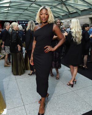 Jully Black Instagram - What a special evening celebrating the legendary Paul Anka at Canada’s Walk of Fame! Honored to have received my own star last year, and moments like these remind me how powerful Canadian talent truly is. The love, legacy, and unity in the room was inspiring. Here’s to many more years of celebrating Canadian greatness! 

Shout out to @georgepimentel1 for the incredible shots 📸 

Glam Squad:
Make up: @debraguthriestudio 
Hair: @valellis_stylist
Stylist: @sharonangelastyles

#CanadasWalkofFame #PaulAnka #CanadianLegacy #TIFF2024 #ProudToBeCanadian #CWOF #JullyBlack #BlackExcellence