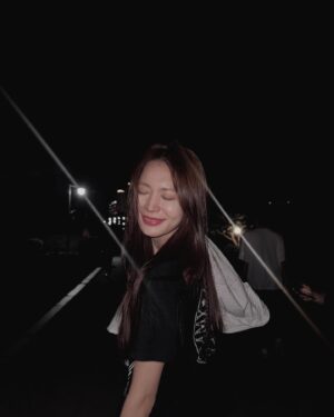 Jung Yoo-jin Instagram - 🖤