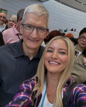 Justine Ezarik Instagram - 🏅🏆 Team Apple 👏🏻 Tim 👏🏻 @ryan_f_murphy 👏🏻 @stephen_nedoroscik