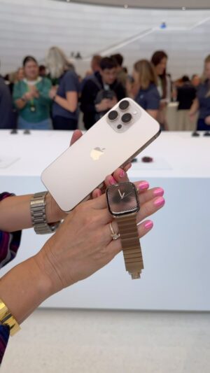 Justine Ezarik Instagram - This is the new desert titanium color on the iPhone 16 Pro paired with the gold series 10 with new link band! It’s so pretty ✨⚡️