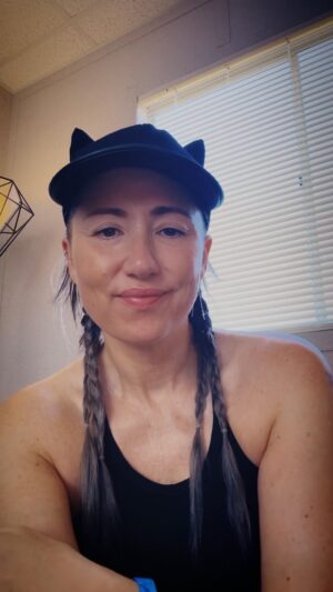 KT Tunstall Instagram - TRUST ME…..you do not want to miss what we have planned for my show at the @royalalberthall on June 23rd…..Tickets on sale 10am tomorrow UK time! 🎂🥳🤘🏼

Tickets on sale Friday 20th at 10am from www.royalaberthall.com/tickets (link in bio) 

#kttunstall #royalalberthall #birthdaycelebrations