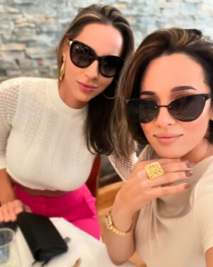 Kalomoira Sarantis Instagram - 🇬🇷Πάντα διασκεδαστικό να βρισκόμαστε με τα κορίτσια! 🥂 Συγχαρητήρια, Ιωάννα🍼🐣🩵

🇺🇸Always fun getting together with the ladies! 🥂Congratulations Joanna🍼🐣🩵

#BabyShower, #MomToBe, #BabyOnTheWay, #BabyShowerCelebration, #OhBaby