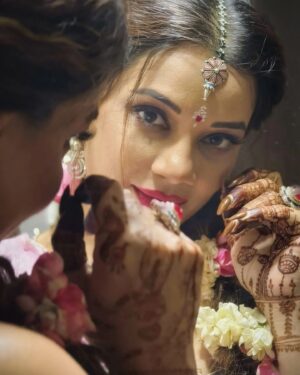 Kanika Maheshwari Instagram - Blushing in pink , glowing in tradition. 🌸

#lehenga #saree #fashion #indianwedding #bhyp #lehengacholi #indianwear #ethnicwear #wedding #indianfashion #lehengalove #designer #traditional #sareelove #sarees #style #designerlehenga #floral #instafashion #love #india #trending #hairstyles #beauty #kanikamaheshwari