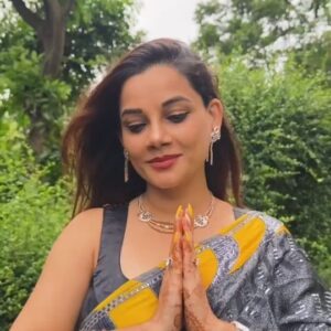 Kanika Maheshwari Instagram - Aree guru ji..

#funnyvideos #funny #funnymemes #memes #comedy #meme #memesdaily #india #fun #lol #viral #follow #explorepage #instagram #love #trending #funnyshit #explore #jokes #guruji #instagood #lmao #laugh #reelsinstagram #reelkarofeelkaro #trendingreels #kanikamaheshwari