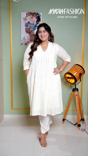 Kanisha Malhotra Instagram - It’s almost official kamai season aka Rakhi, and the official dress code is stylish kurtas with pockets💁🏻‍♀️

Shop from the link in bio to collect compliments this Rakhi. 

Products in frame:
🌟Likha, Schiffli Embroidered Kurta 
🌟Likha, Blue Floral Anarkali 
🌟Autumnlane, Sargun Charcoal Printed Kurta

#Fashion #StayStylish #GRWM #OOTD #Fashionista #Rakshabandhan #Influencerapproved