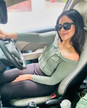Kanmani Manoharan Instagram - #kanmanimanoharan✨