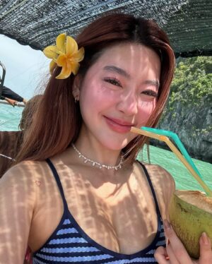 Kanyaphak Pongsak Instagram - 🌼🥥🌊