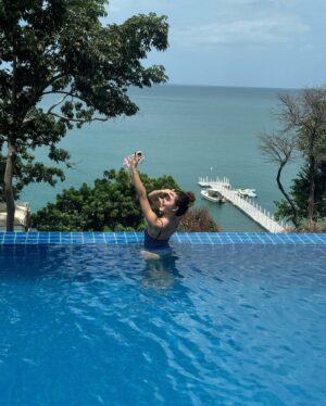 Kanyaphak Pongsak Instagram - 🌼🥥🌊