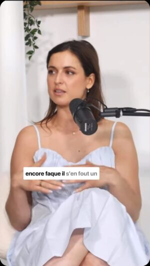 Karine St-Michel Instagram - Et toi, quelle est ta stratégie sur les applications de rencontres? 

L’épisode « Dater sans les applications de rencontre » avec @ma.gagne et @adamderagon est maintenant disponible sur Spotify, Apple Podcasts, SoundCloud et YouTube. 🎙️